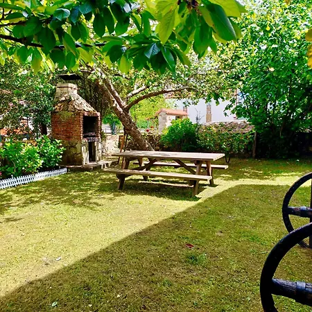 Casa Pelayo 2 Pension Poo  Buitenkant foto